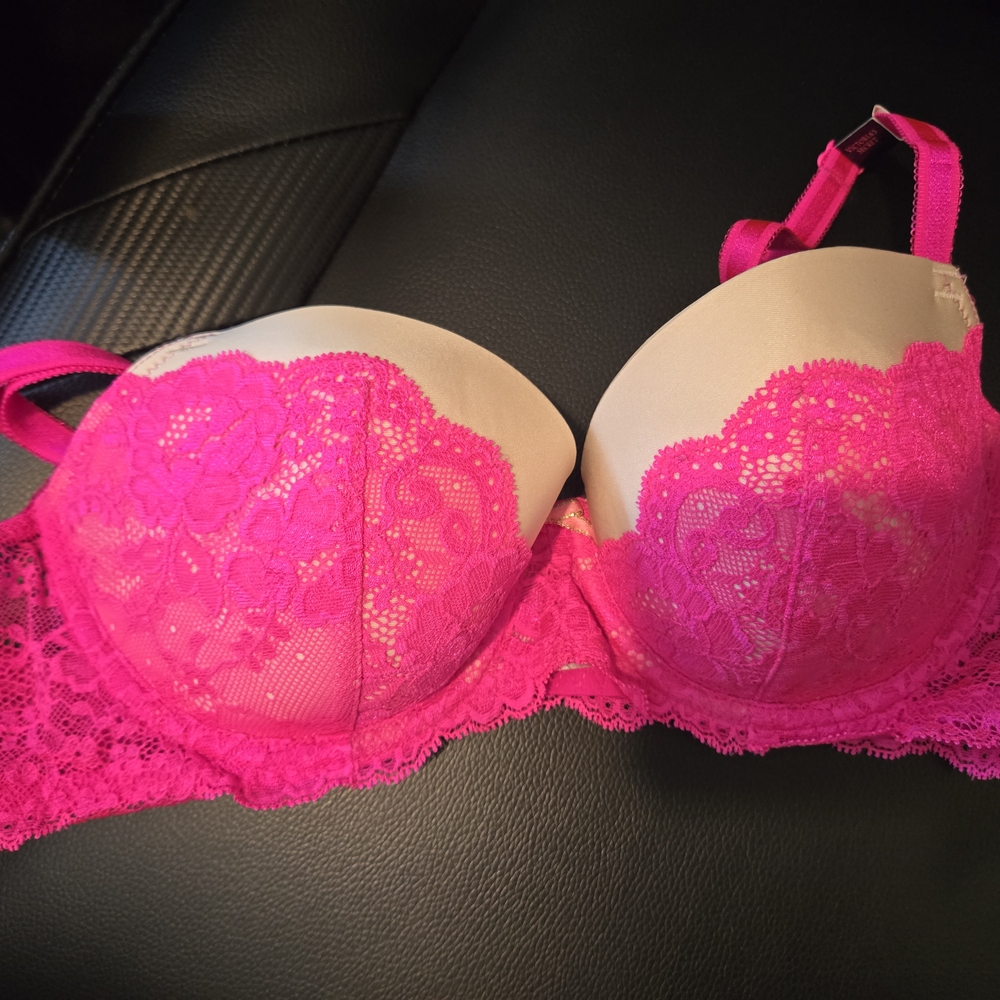 Victoria's Secret Pink Lace T-Shirt Bra